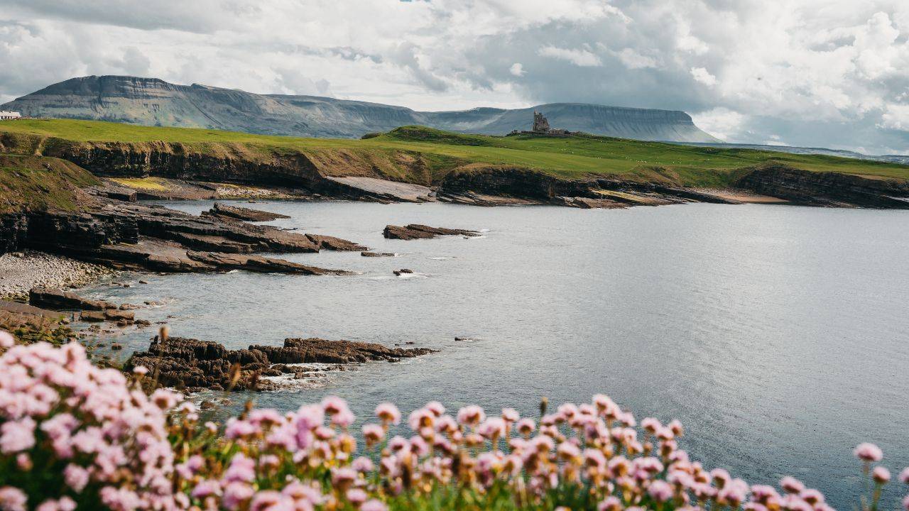 Capturing Coastal Charm: The Art of Painting Ocean Scenes
