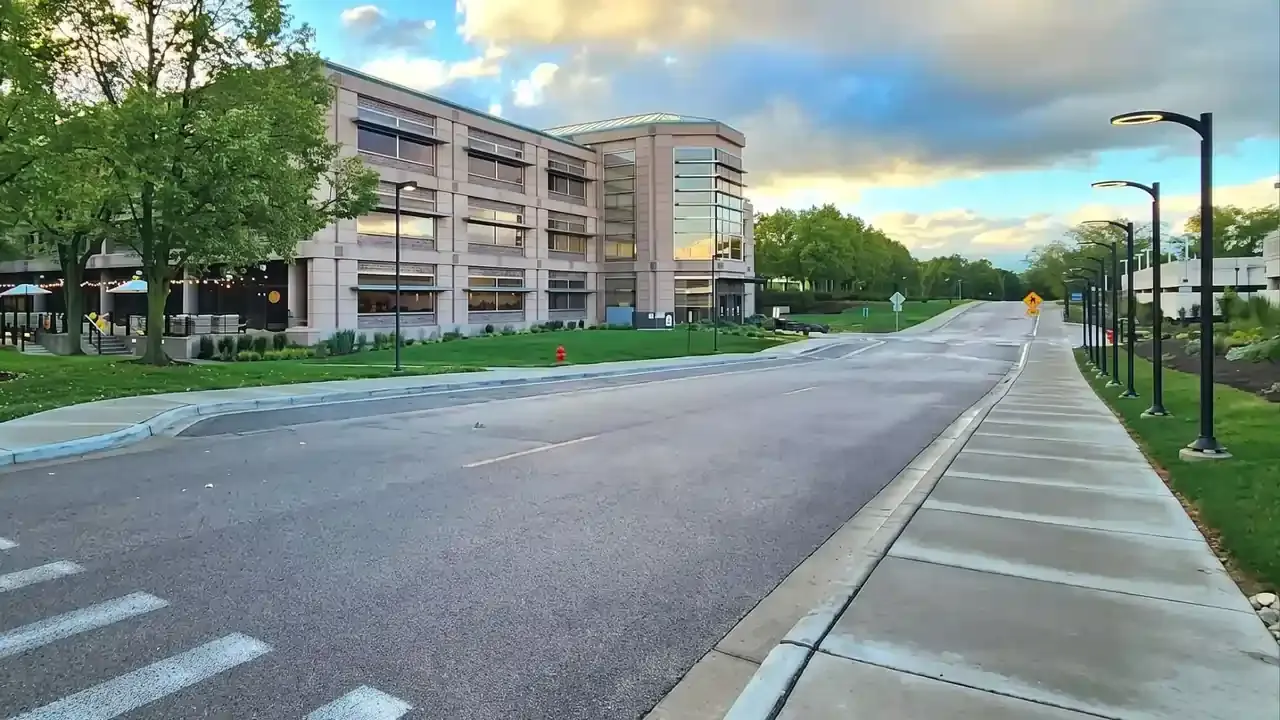 a sccenic image of the best illinois roofing school in Hoffman Estates