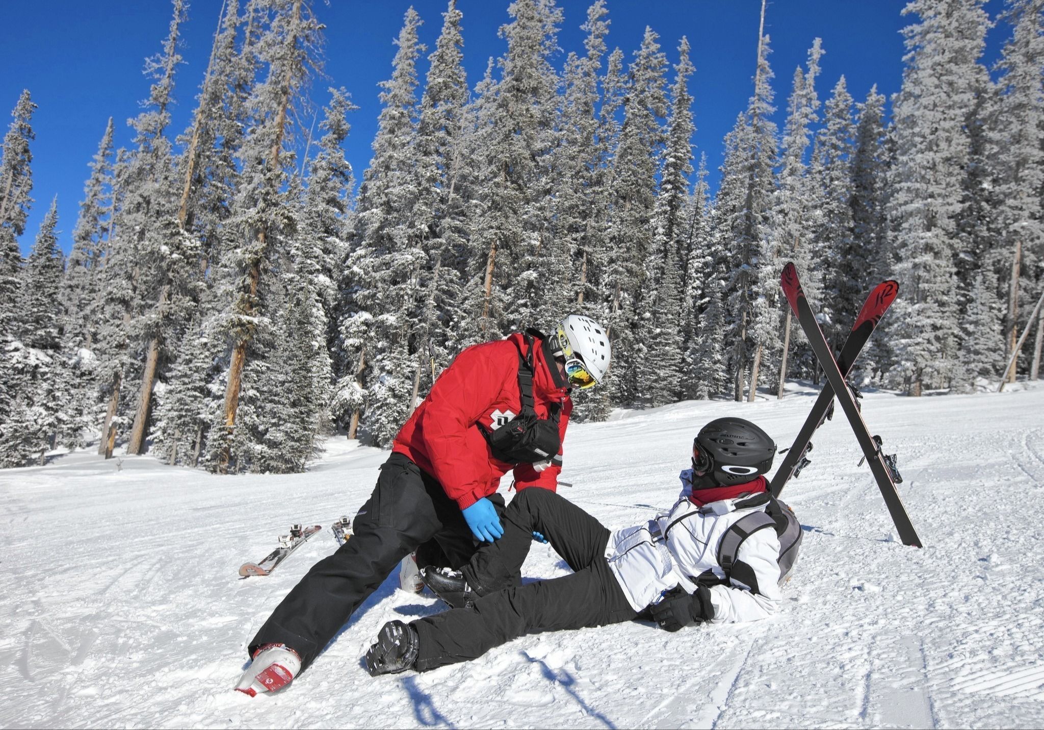 Skier showing common knee injury