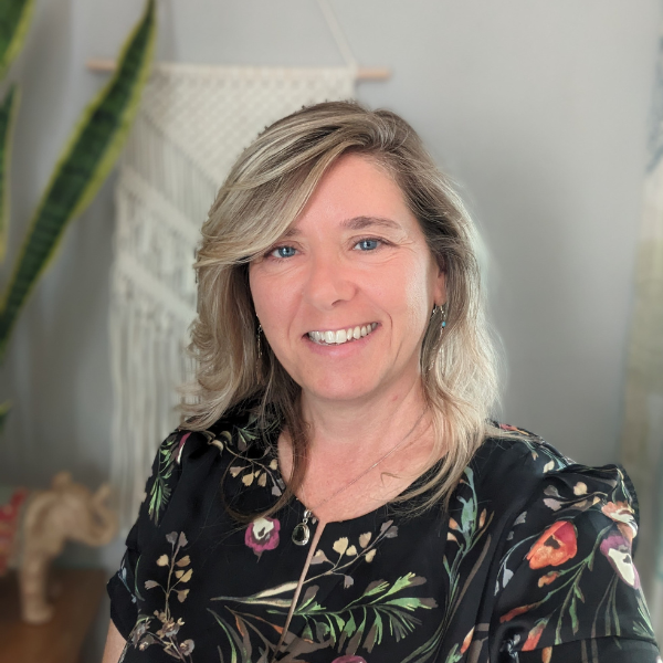 Diane Nichols Headshot