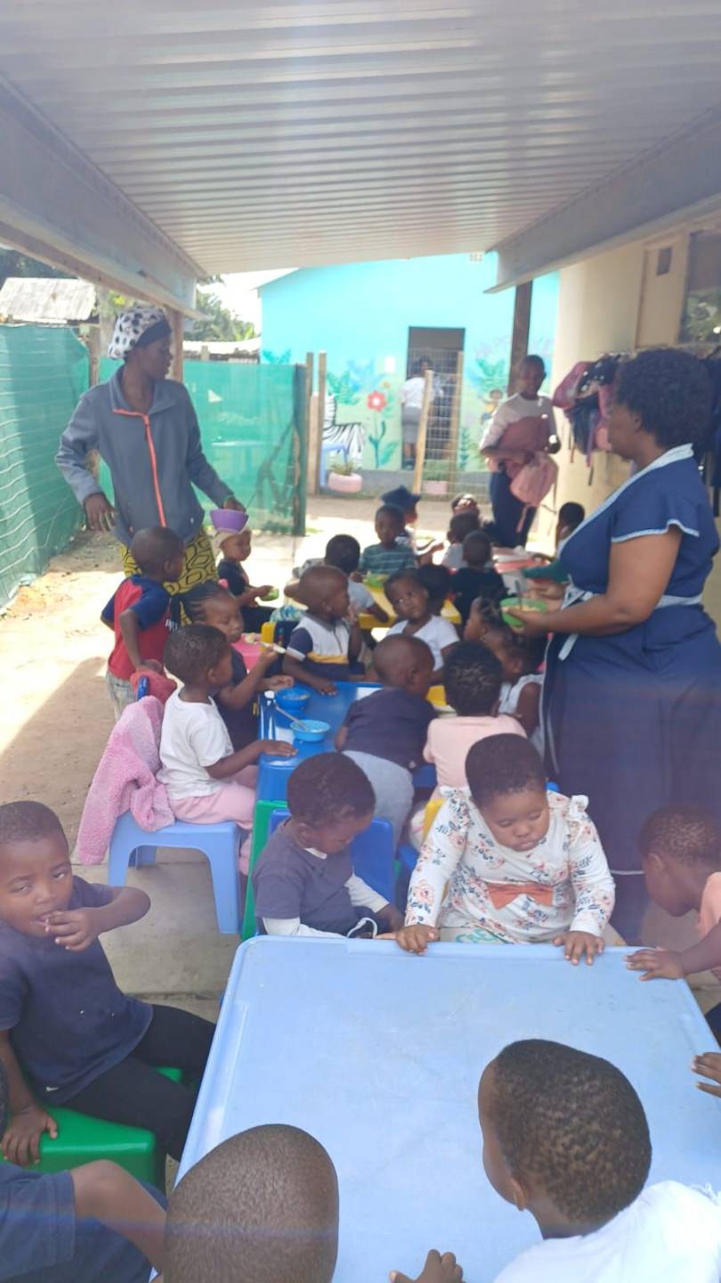 Enfants savourant des repas sains