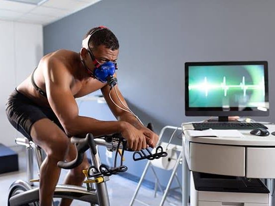 Exercise test on a bike with the PNOĒ mask