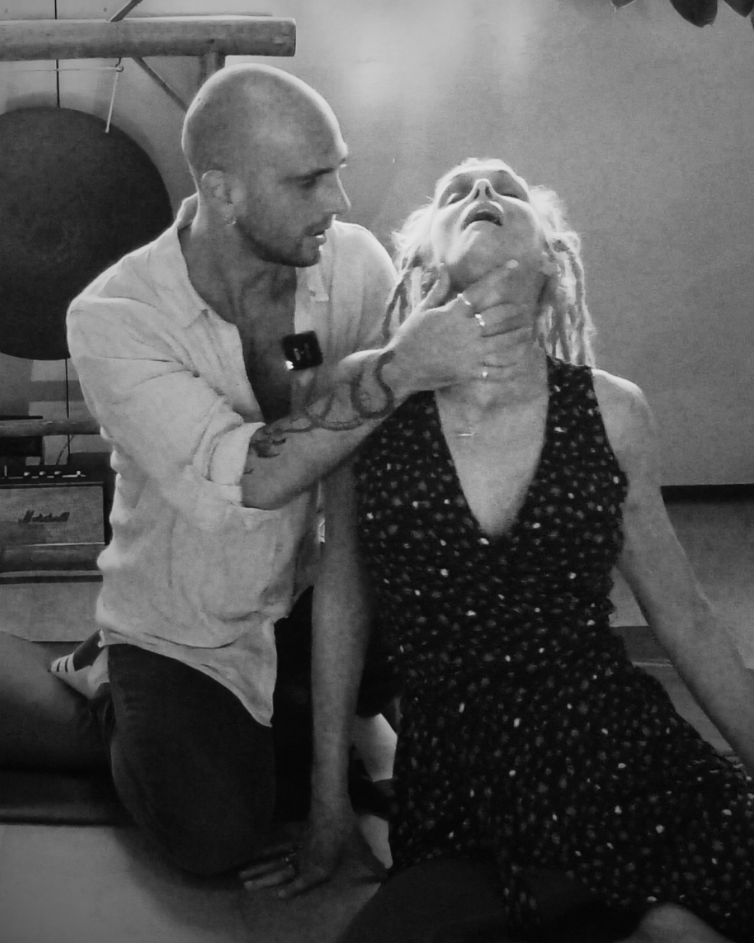 David Marius leading participants in an ecstatic Hypnosis weekend workshop