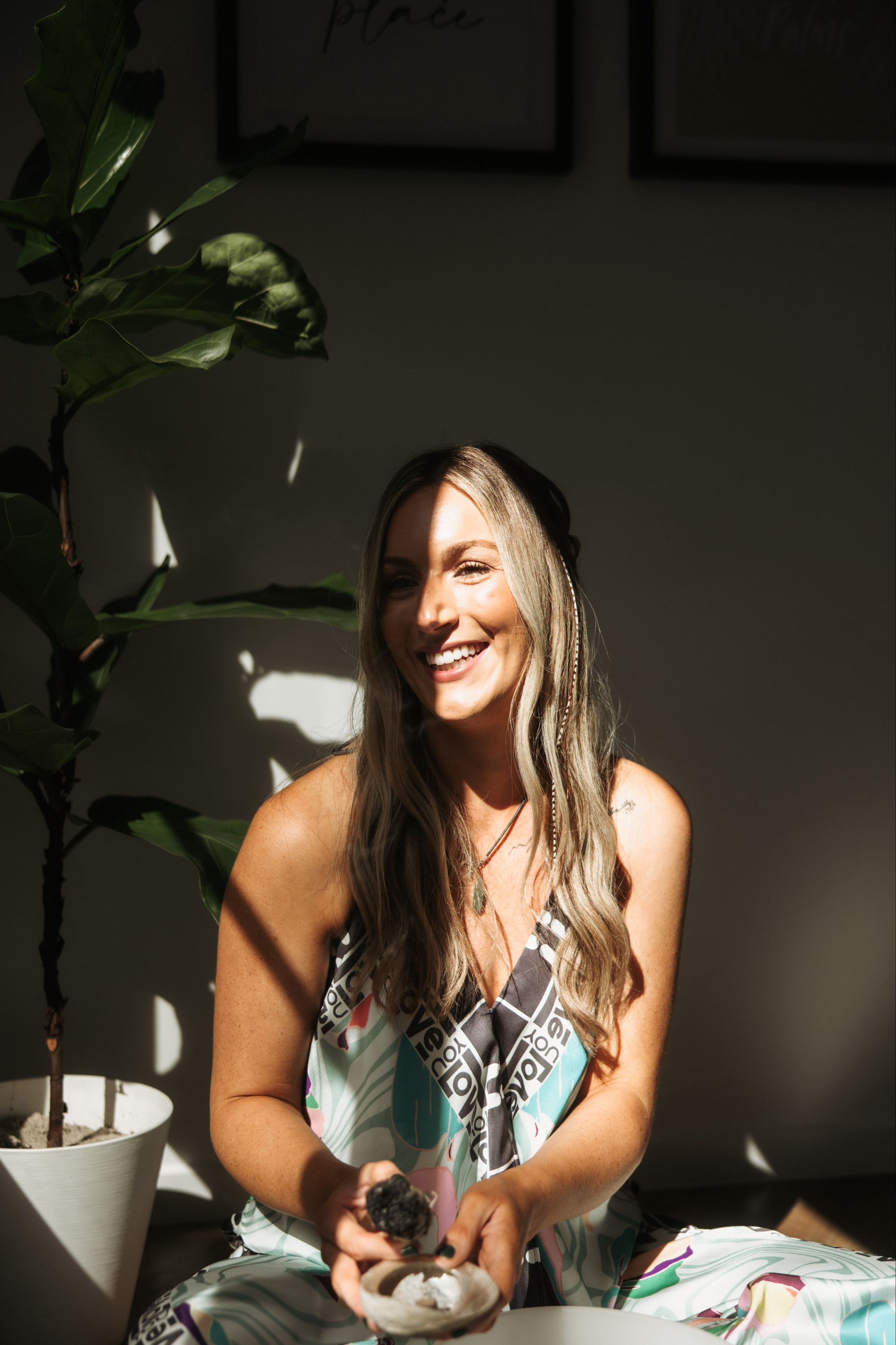 Elise Rose in conversation over coffee