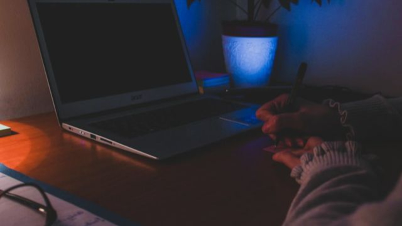 Créer un business digital avec 100€ max par mois