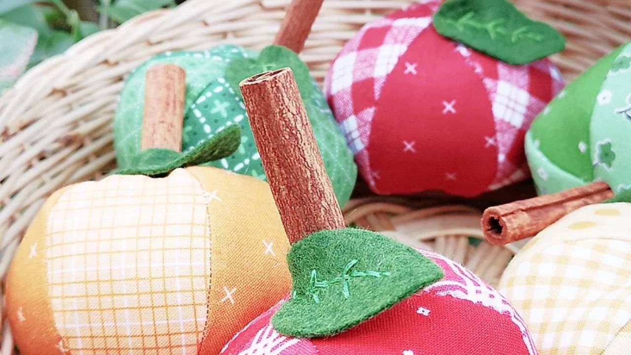 Stuffed Apple Craft Pattern is this month’s 50% off pattern