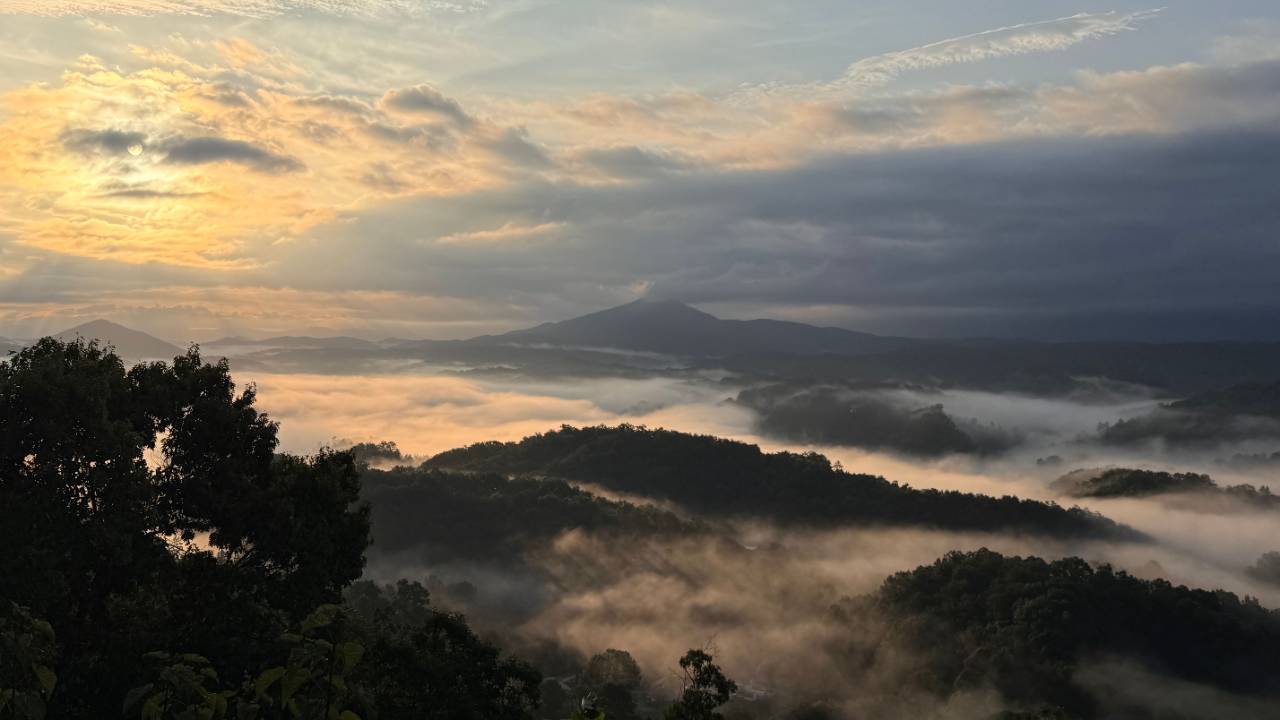 Sunrise over fog-filled valleys in the Great Smoky Mountains, seen from Sevierville, Tennessee