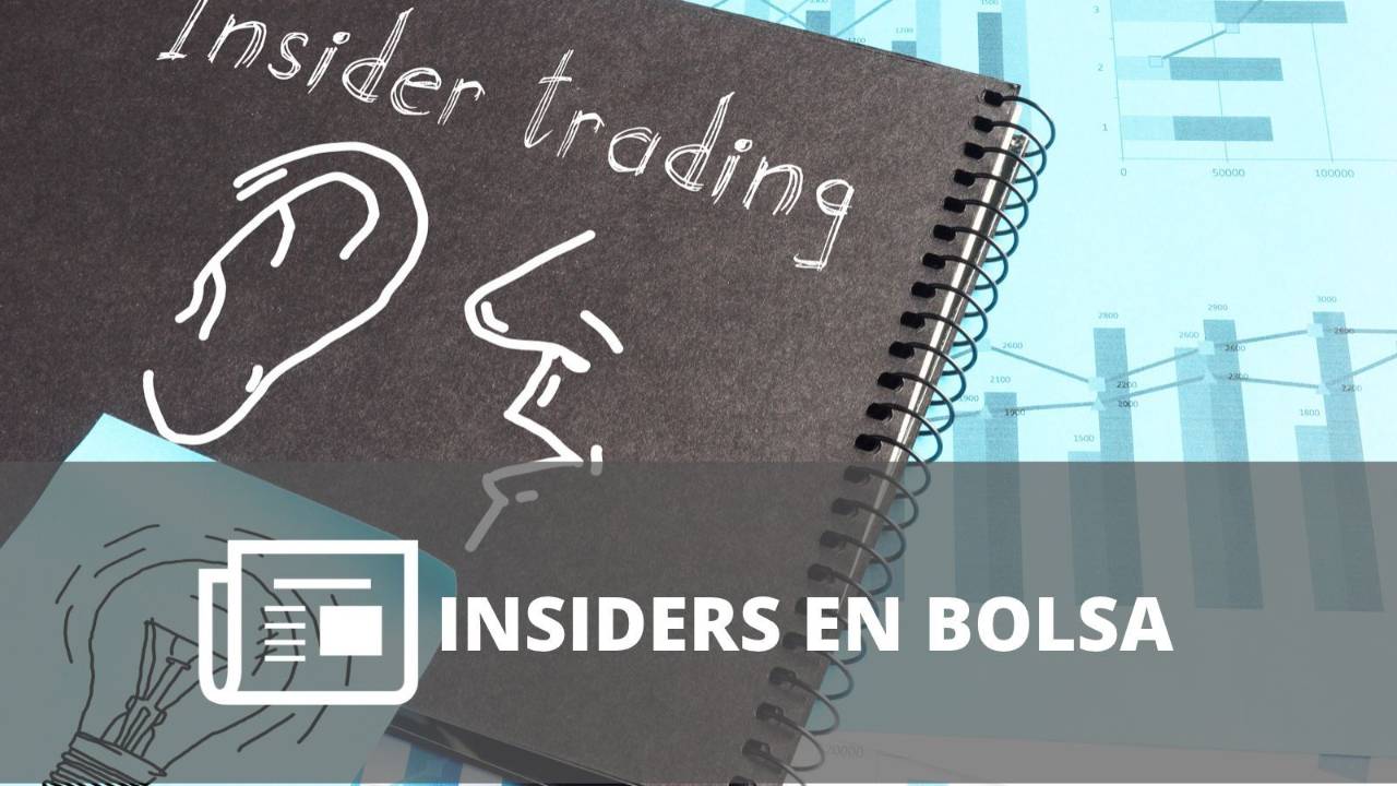 Cuaderno con el texto “Insider trading” sobre gráficos financieros y anotaciones de análisis. 