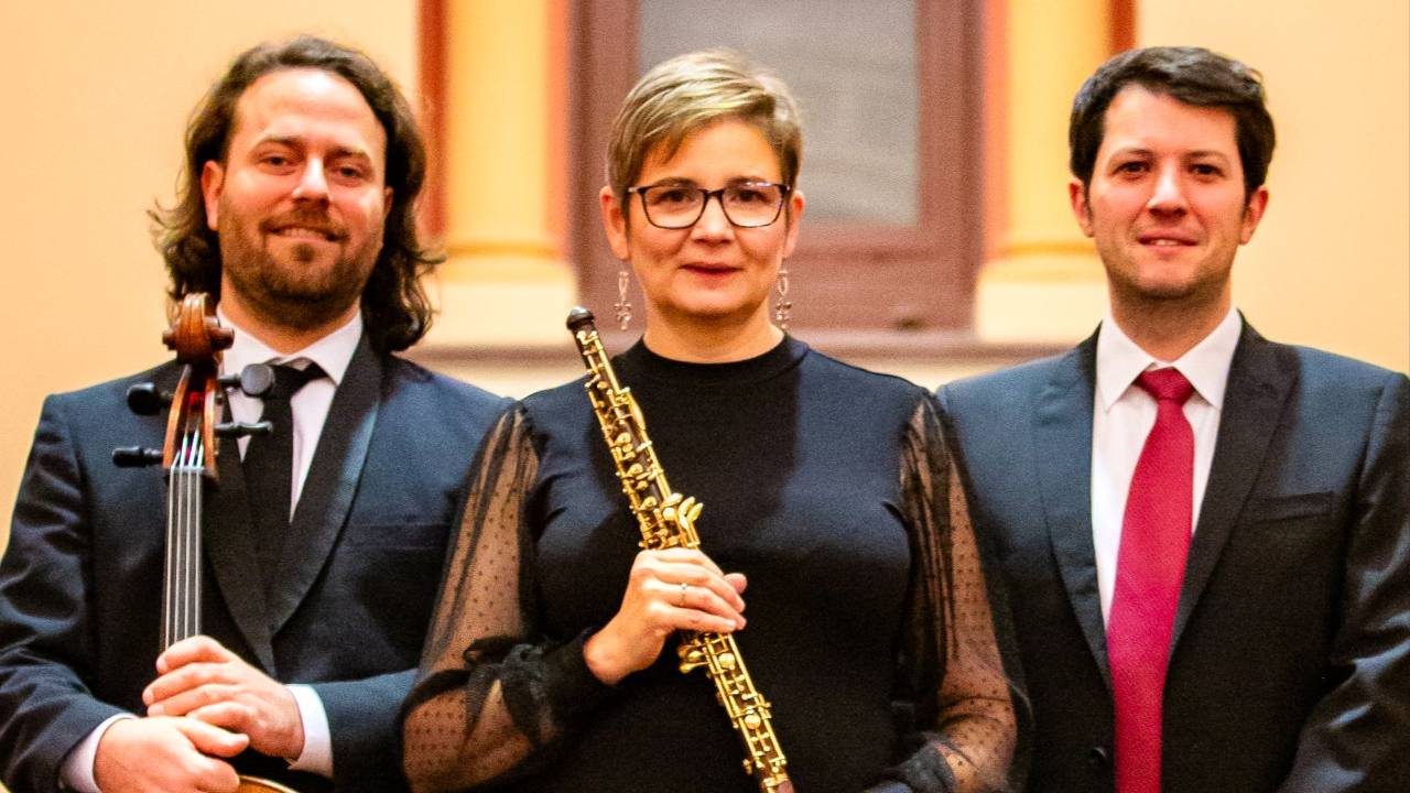 Thomas Marlin cello, Celia Craig oboe, Michael Ierace piano