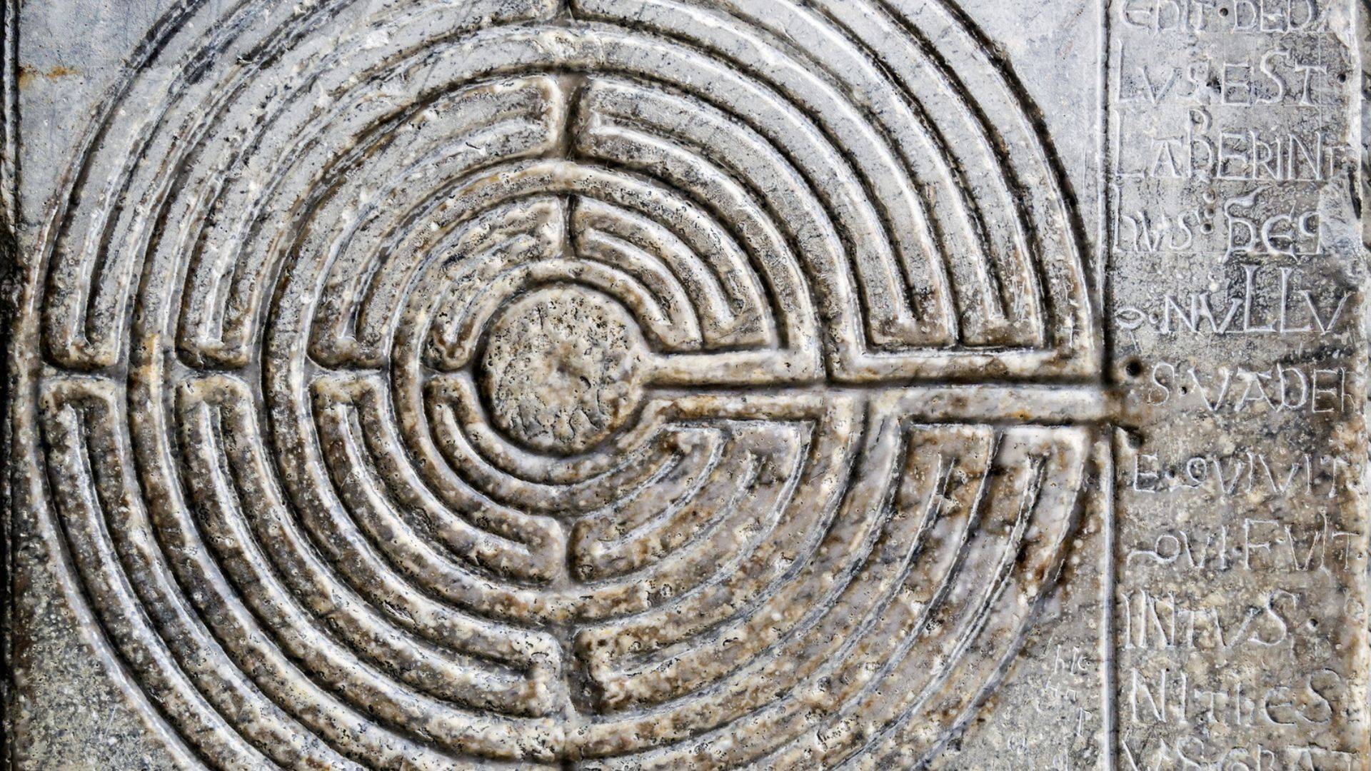 labyrinth symbolism