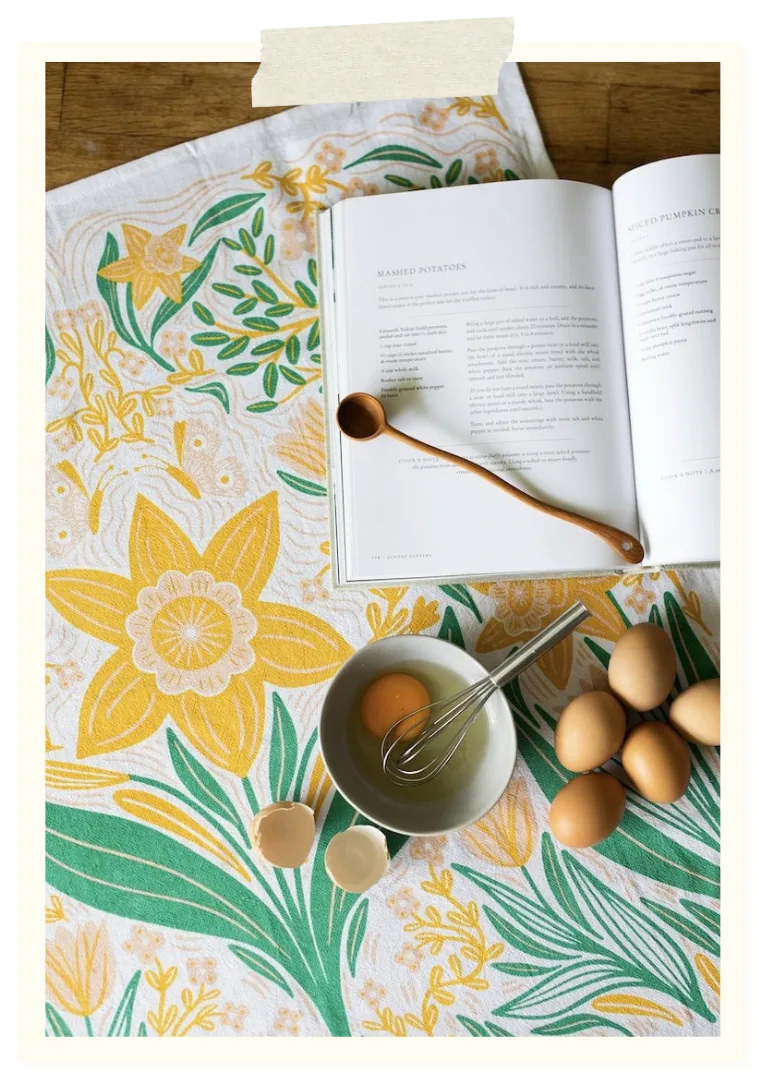 Gingiber daffodil tea towel