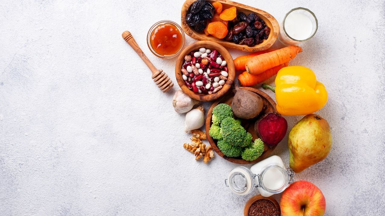 Fibre-rich foods that support gut health and hormone balance