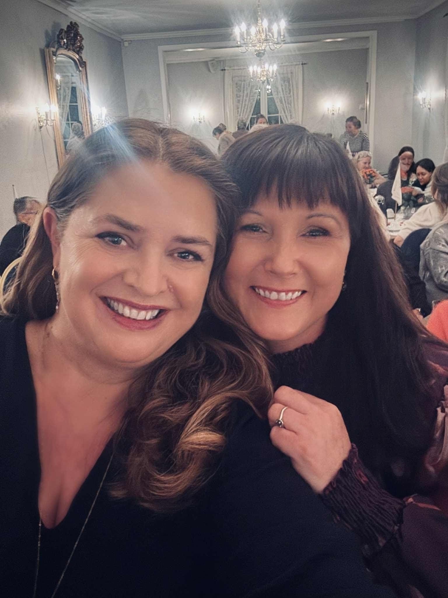 Foto av Rebekka og Marianne sammen