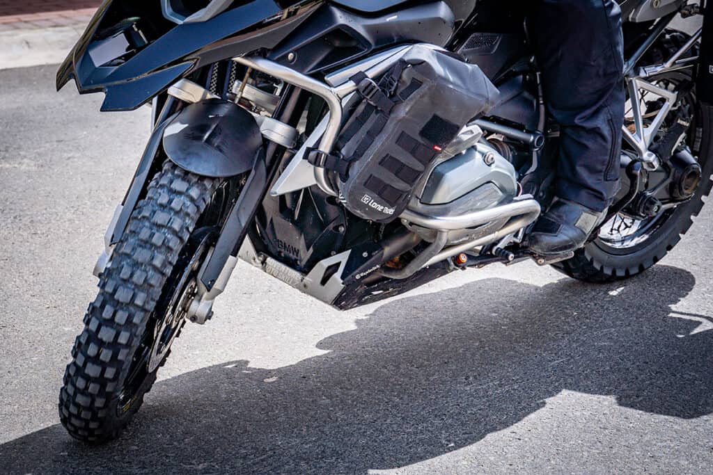 BMW R1200GS LC on asphalt with focus on the tires