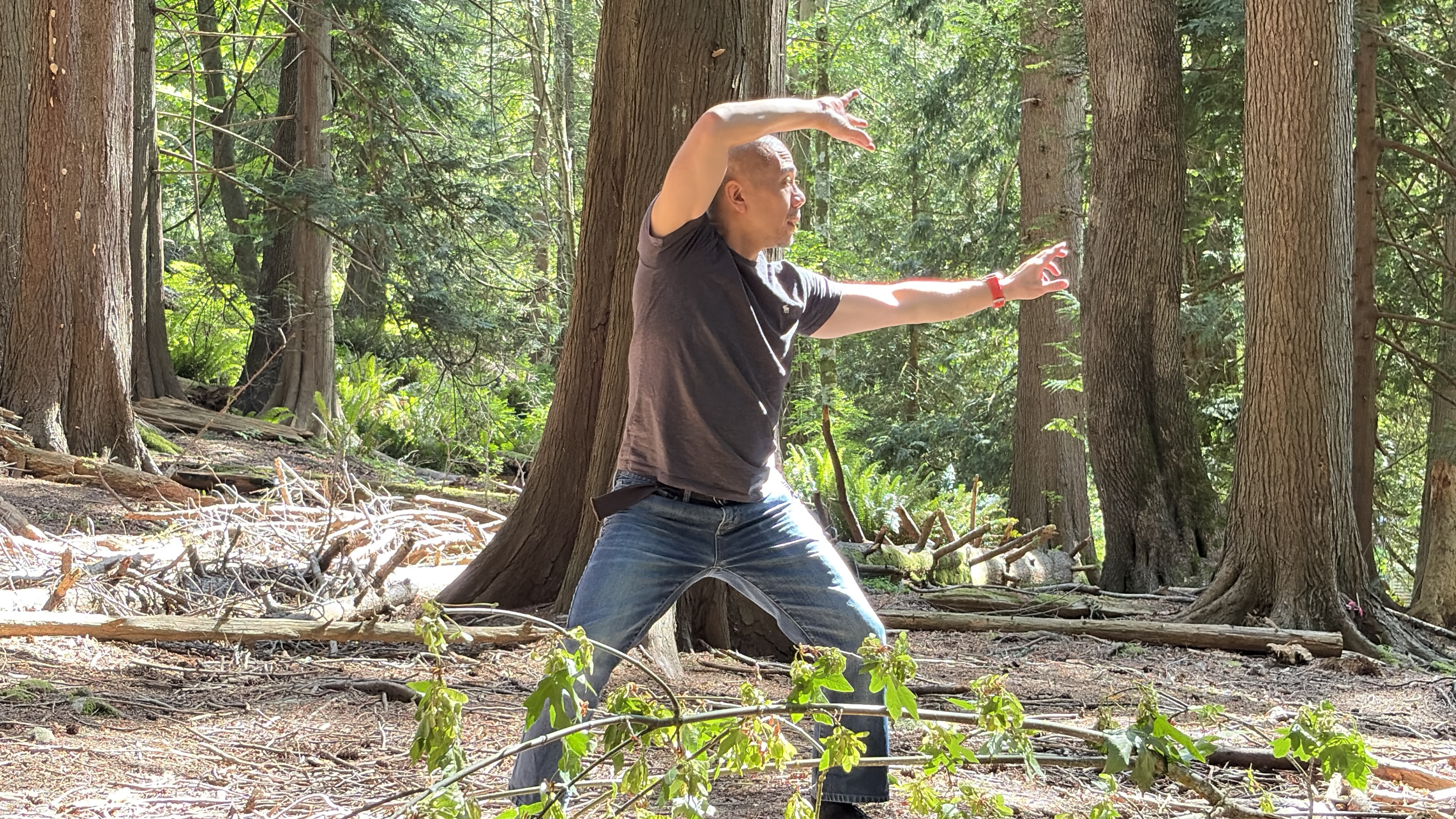 Side stance, arms arcing