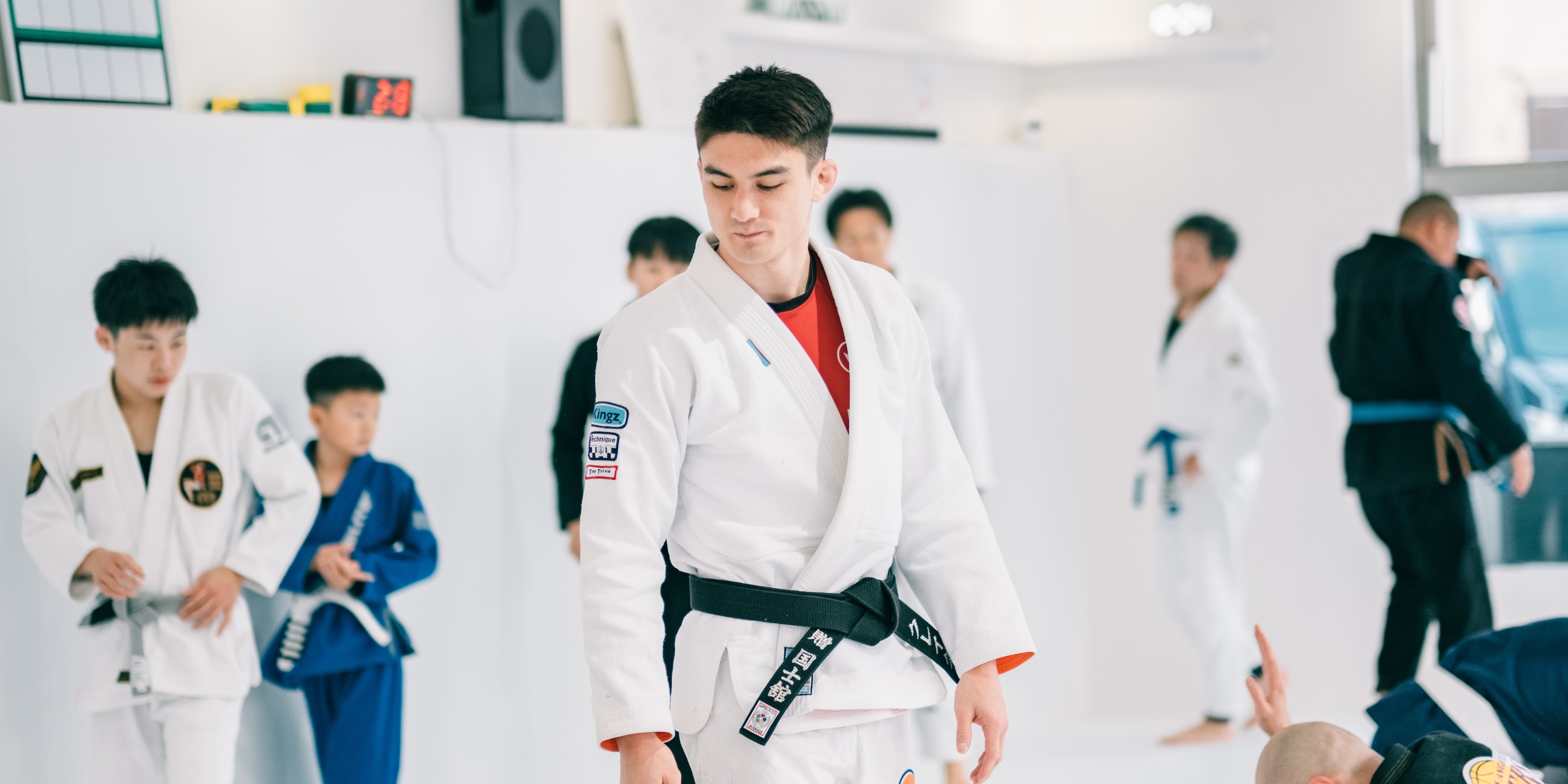Closed guard getting opened