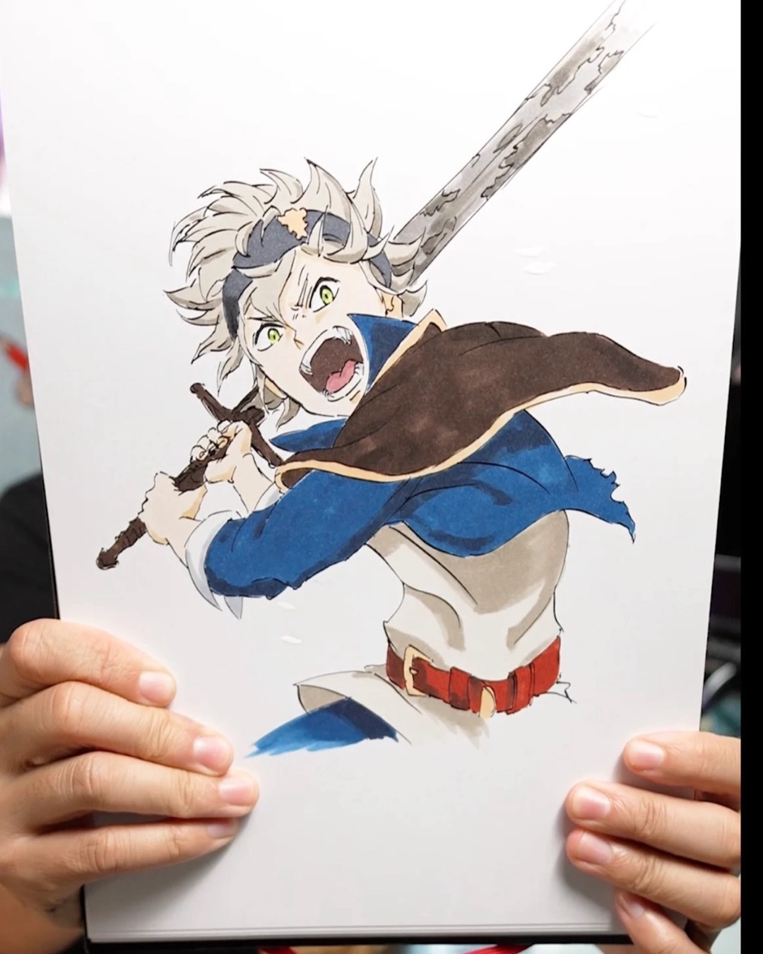 Personnage à l’épée, cape bleue, illustration encrée et mise en couleur