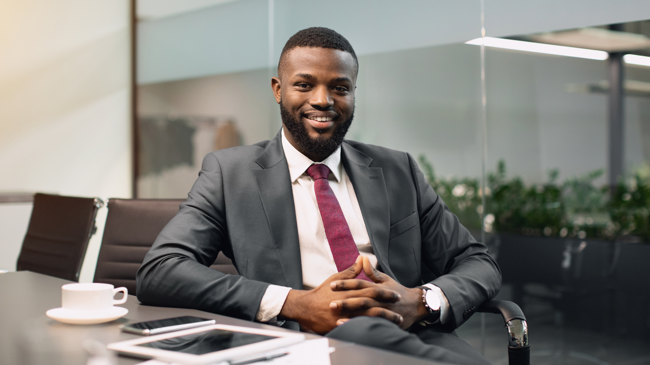 Senior leader at a desk planning a 2-hour reset for an executive job search in Australia