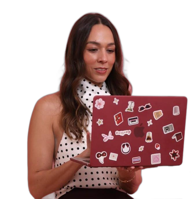 Lau Escudero con su laptop