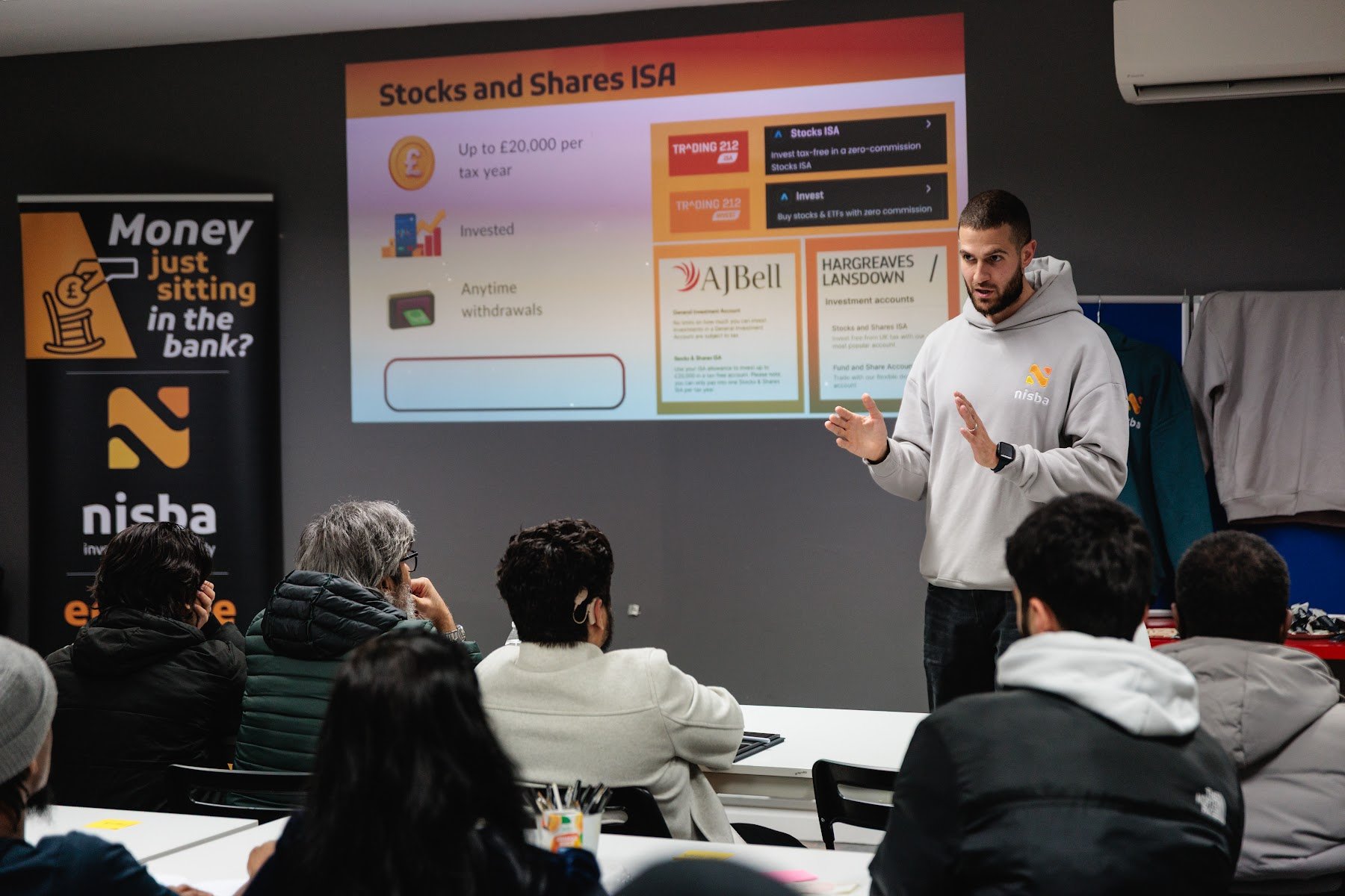 A Nisba class learning about Stocks and Shares ISAs