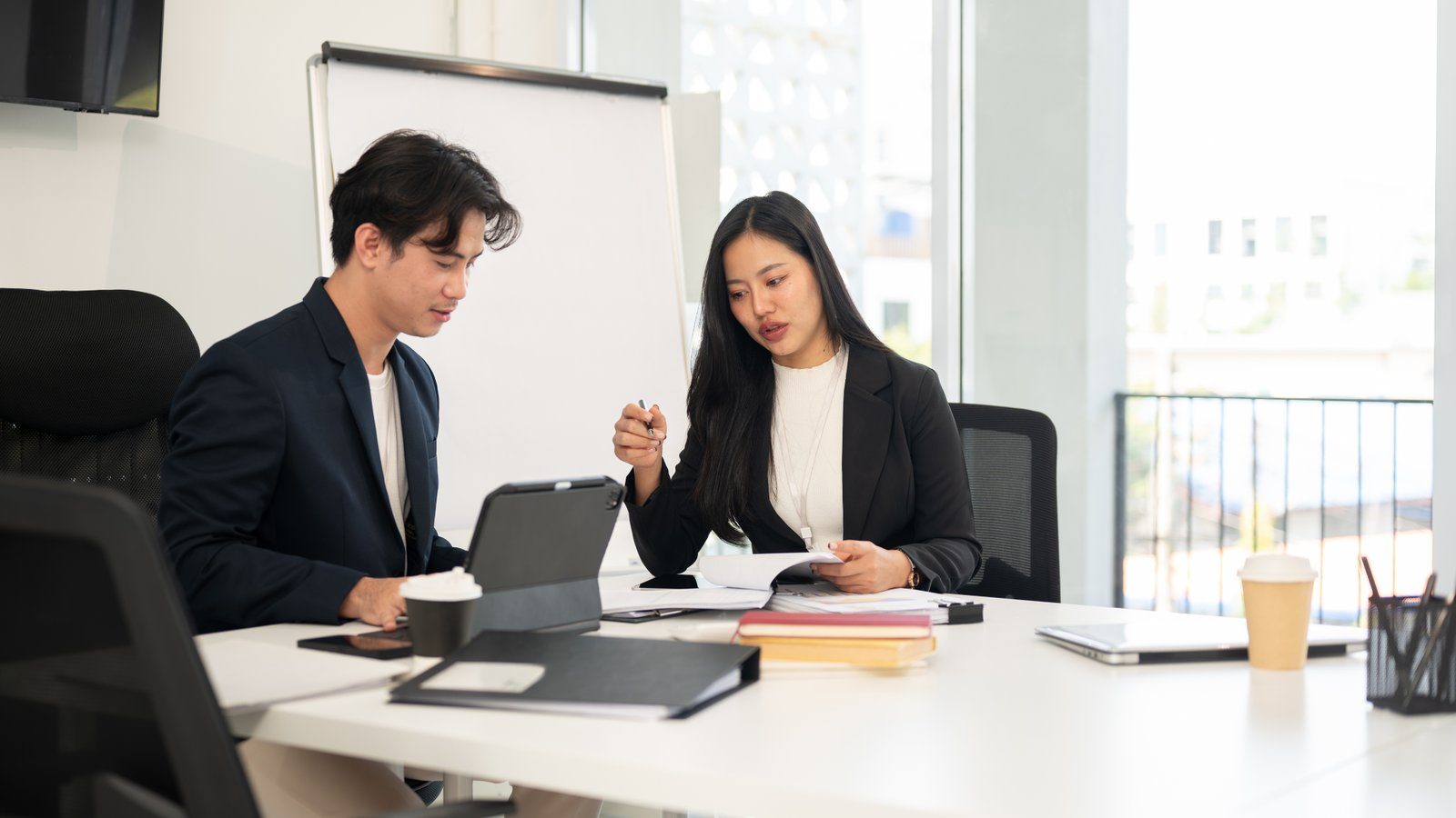Employer leadership questioning a traditional broker renewal presentation