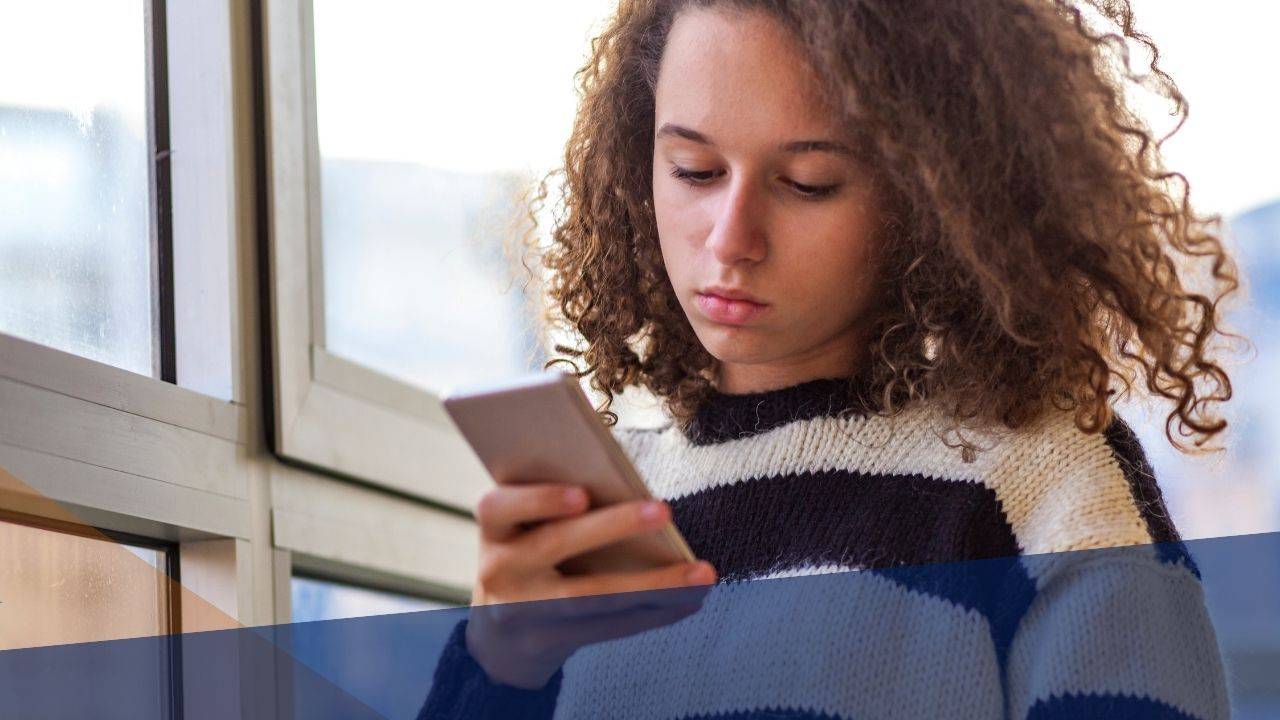 teen texting