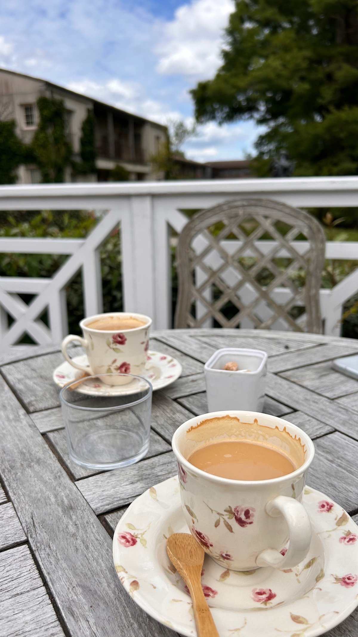 Coffee on a sunny terrace, work-life balance for female entrepreneurs