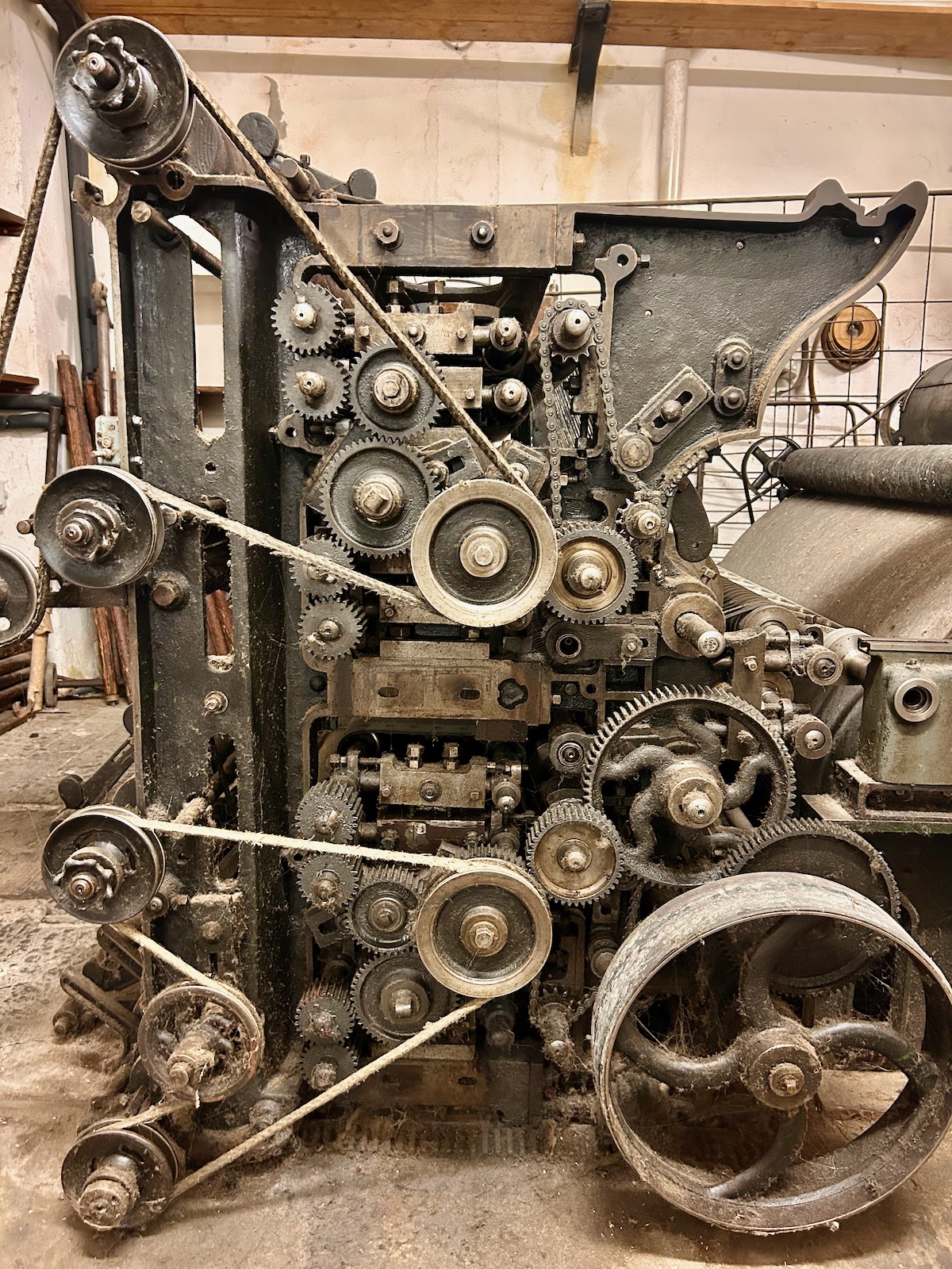 Vintage printing press machinery, automations for creative businesses