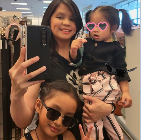 Mariekris with daughter — placeholder