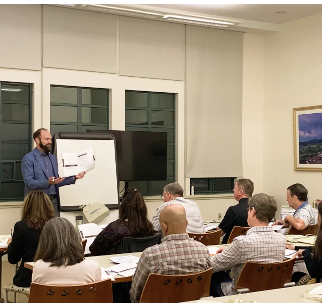 Dustin TenBroeck teaching a Retirement 101 classroom