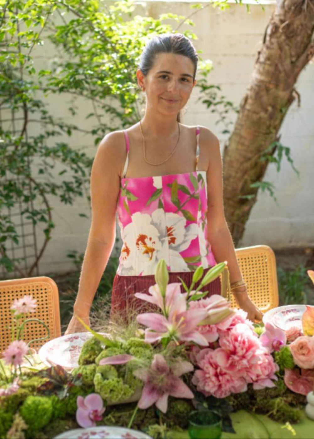 CALMA contemporary floral tablescape course