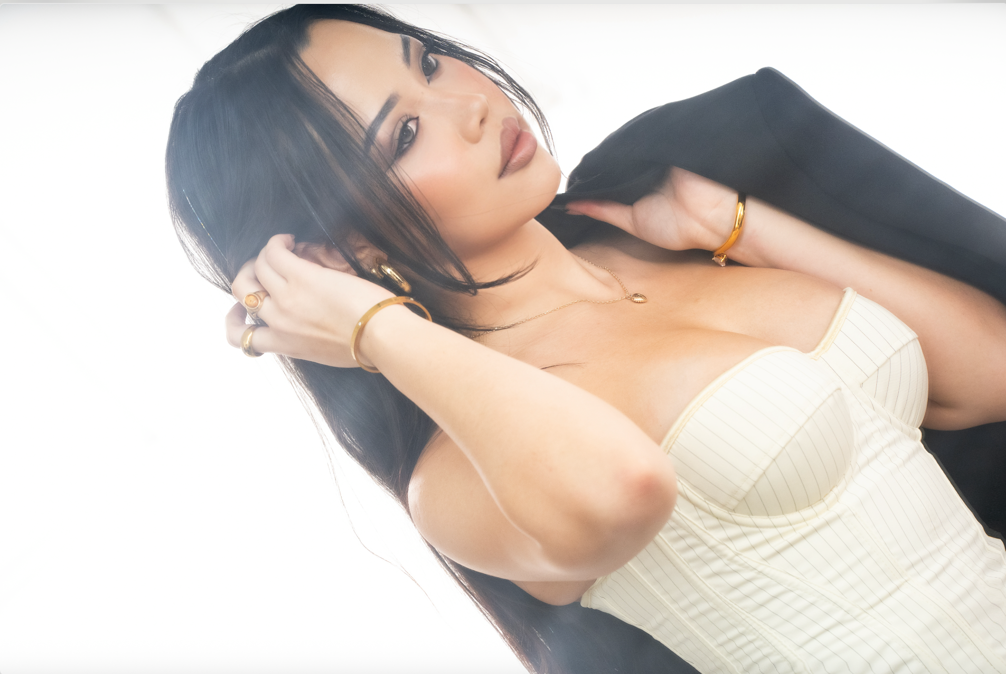 lee, founder of lyora nails