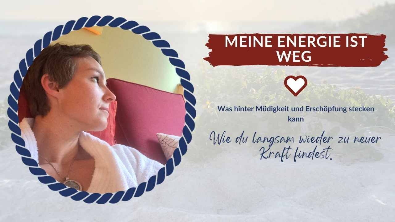 Kathi liegt mit Bademantel und schaut erschöpft aus dem Fenster. Meine Energie ist weg, was tun bei Erschöpfung