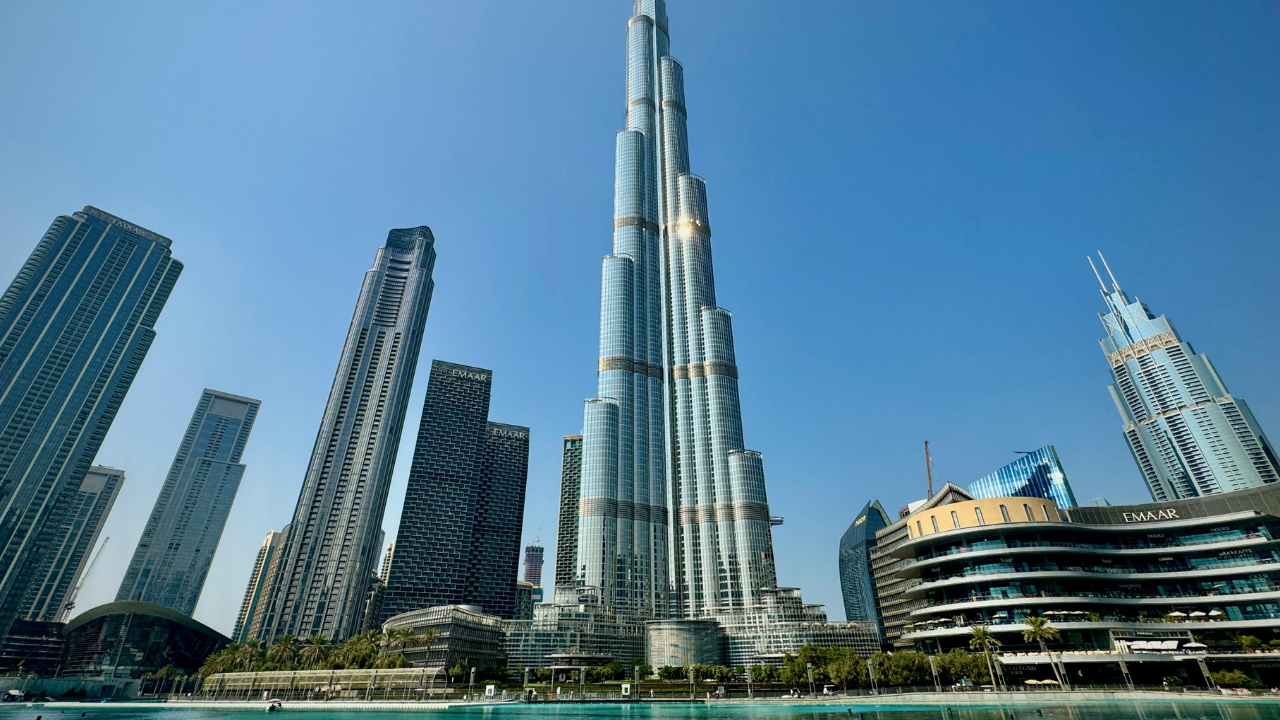 Moving to Dubai: What Happens to Your ISA and UK Pension?