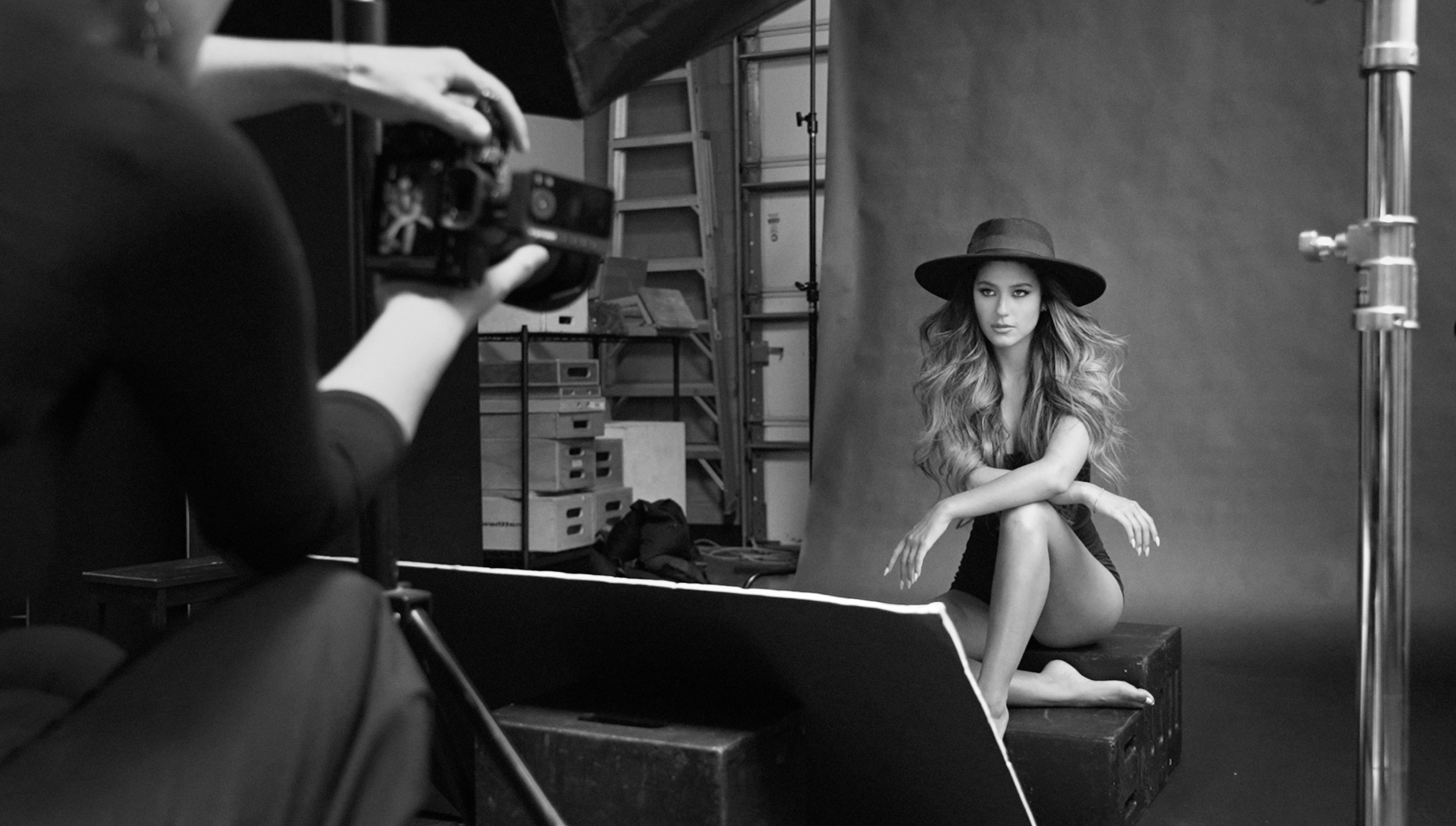 Sue Bryce behind the scenes