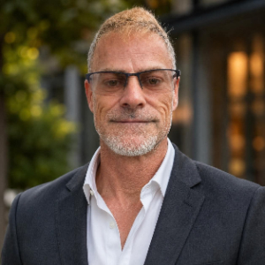 Aaron Ellis, founder of Strategic Dialogue Hypnotherapy