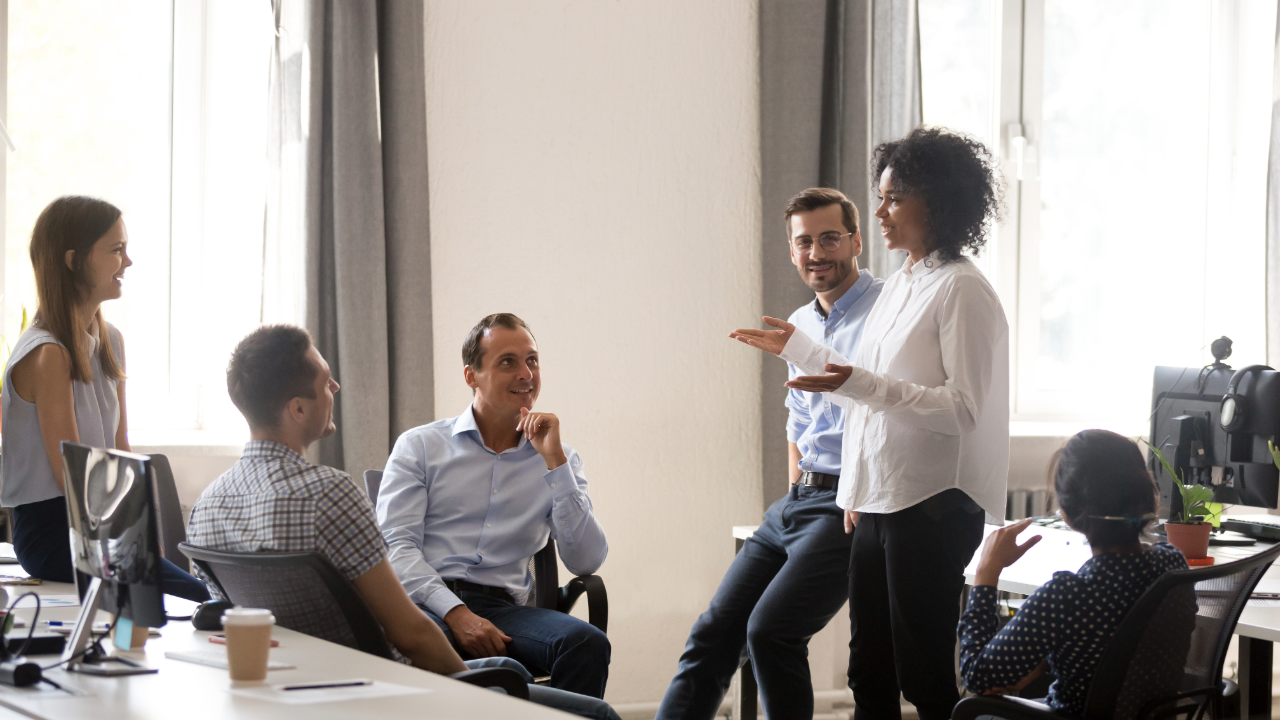 Grassroots AI Adoption Works Best When Leadership Is in on It