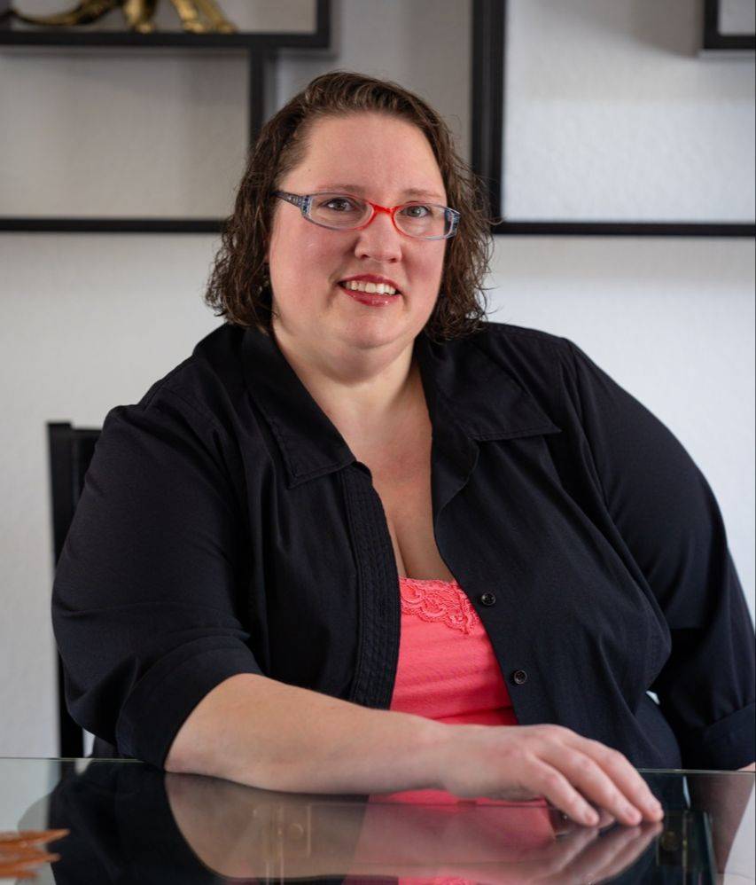 Hilary Kinavey