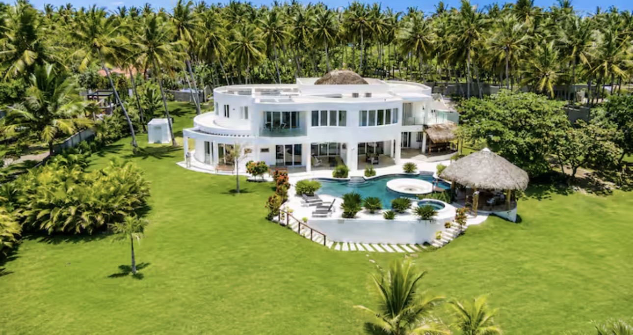 The Dominican Republic villa and pool where Liberate HER retreat guests will stay
