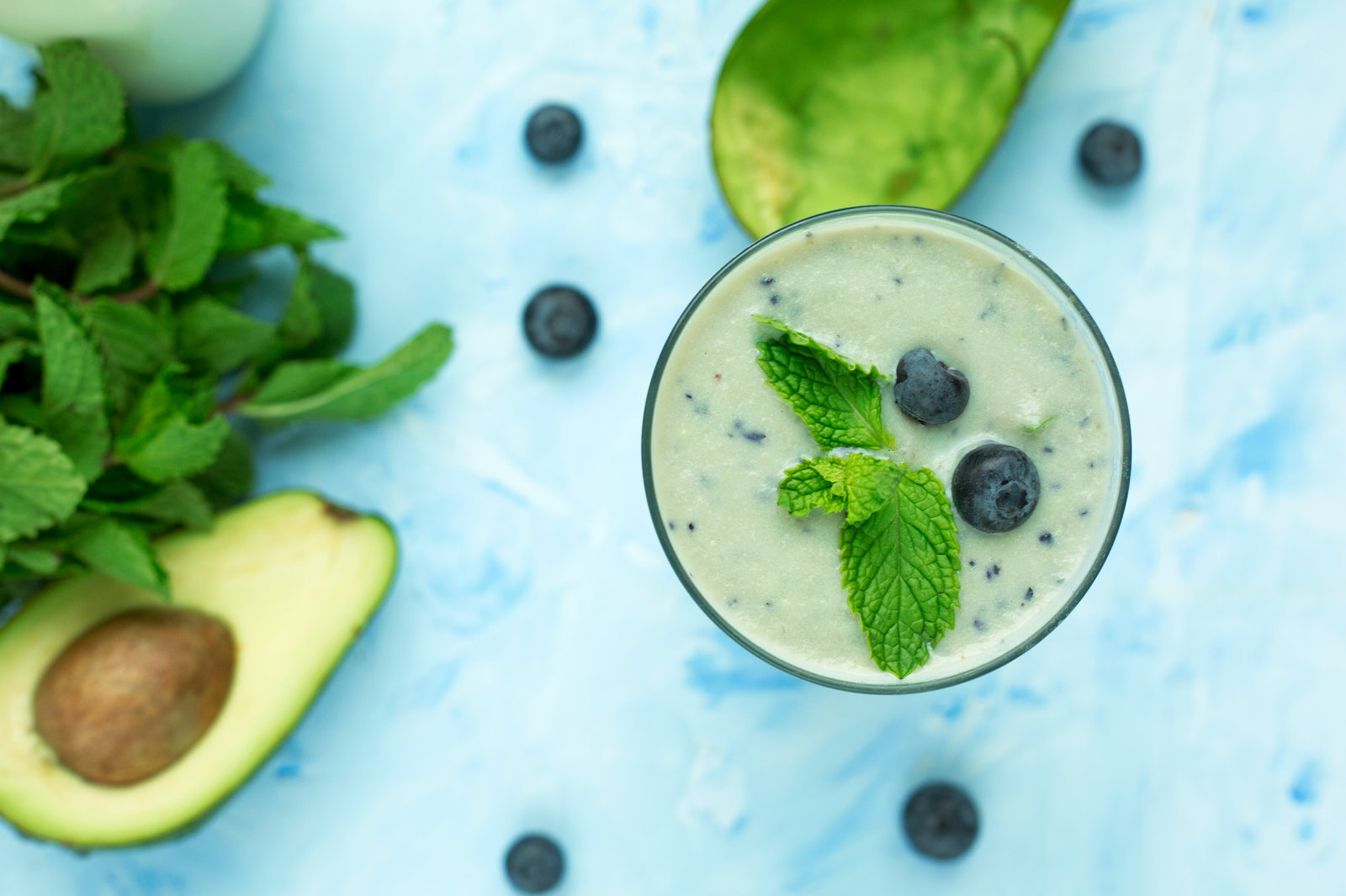 Super-Nutrient Avocado Blueberry Smoothie