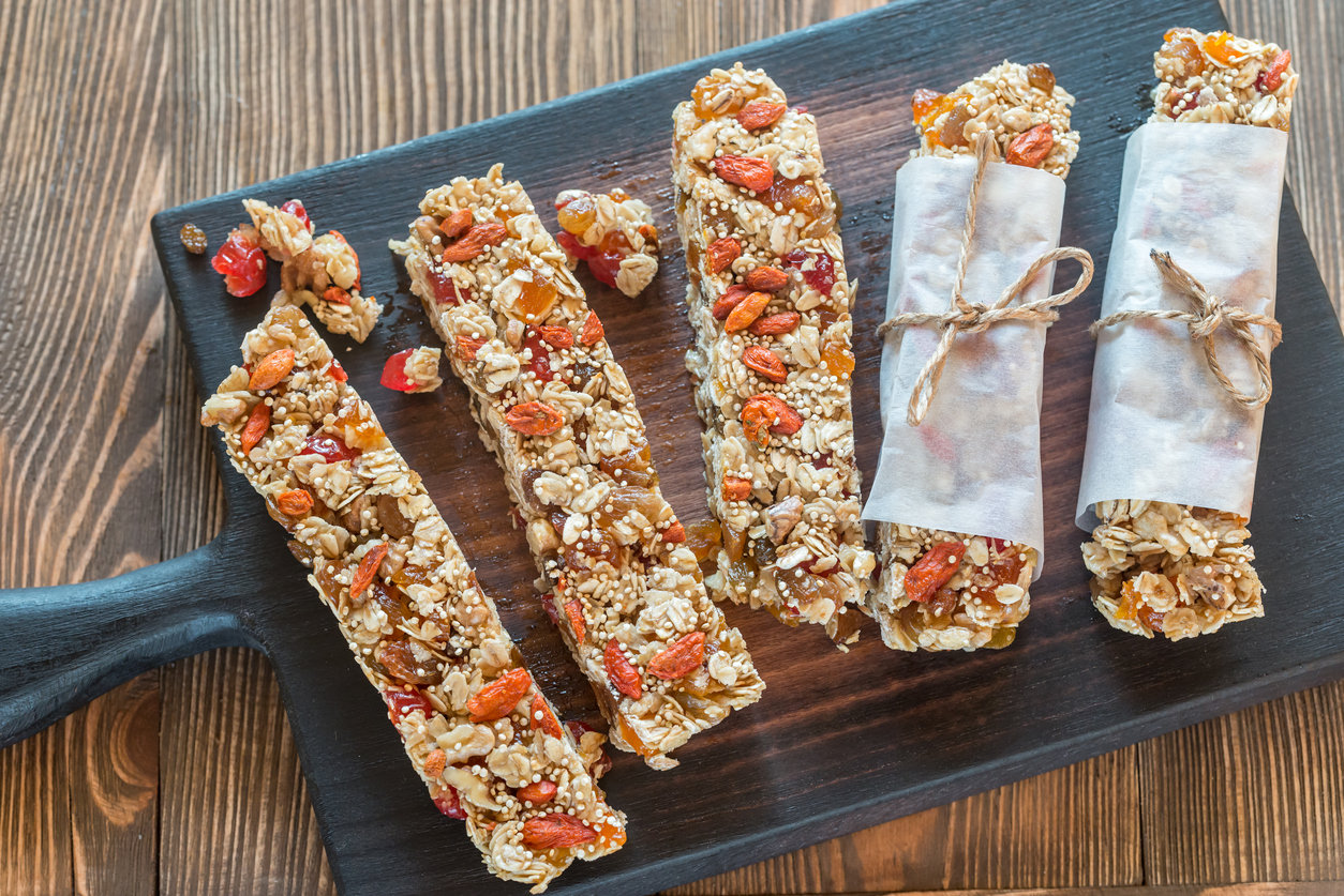 Goji & Cacao Chip Granola Bars