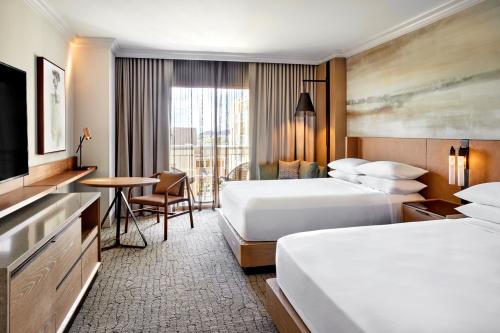 Deluxe guest room with 2 Queen beds