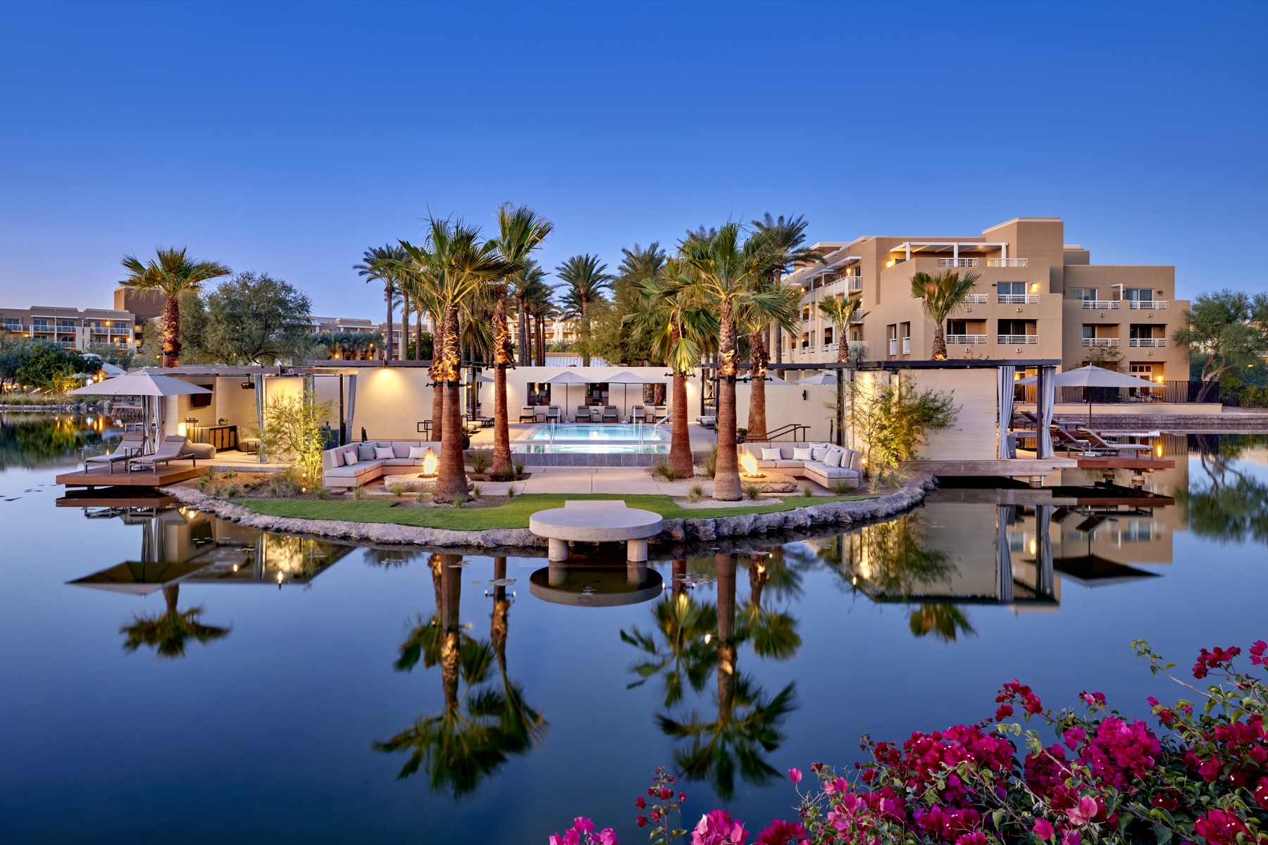 JW Marriott Phoenix Desert Ridge Resort & Spa at dusk
