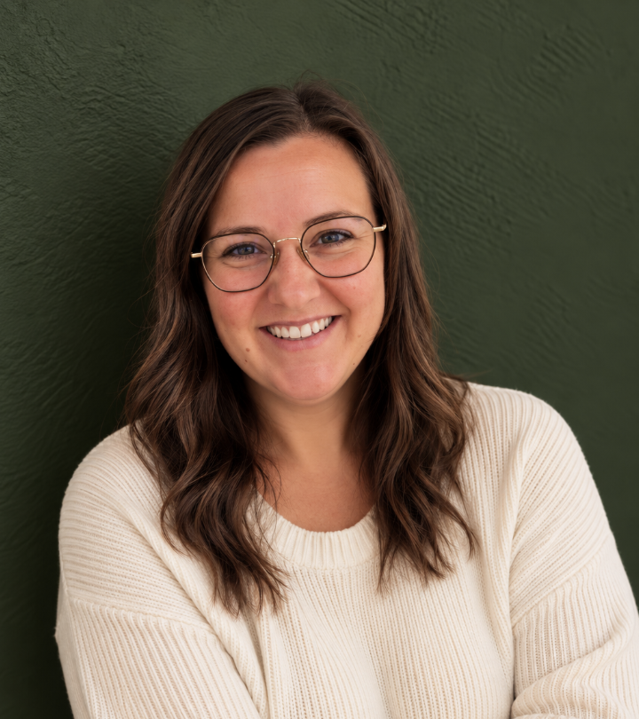 Courtney Schweiger headshot