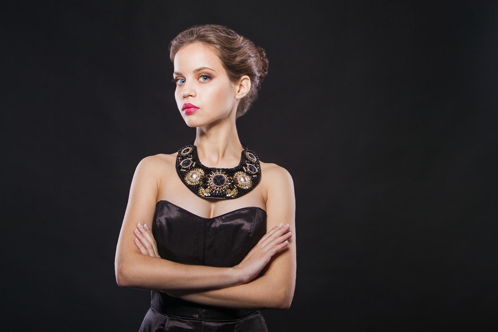 Collier plastron