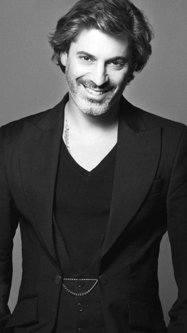 Stéphane Pariente, portrait en noir et blanc