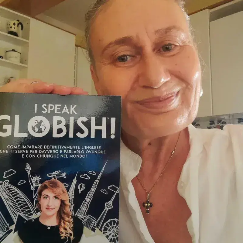 Alessandra con il libro I Speak Globish!