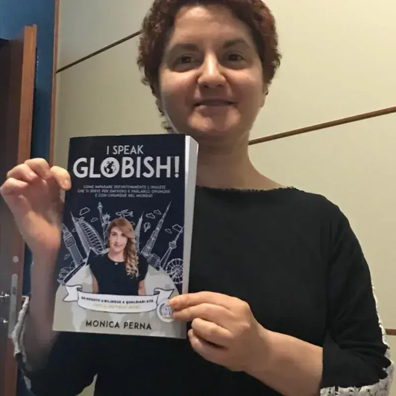 Doriana con il libro I Speak Globish!