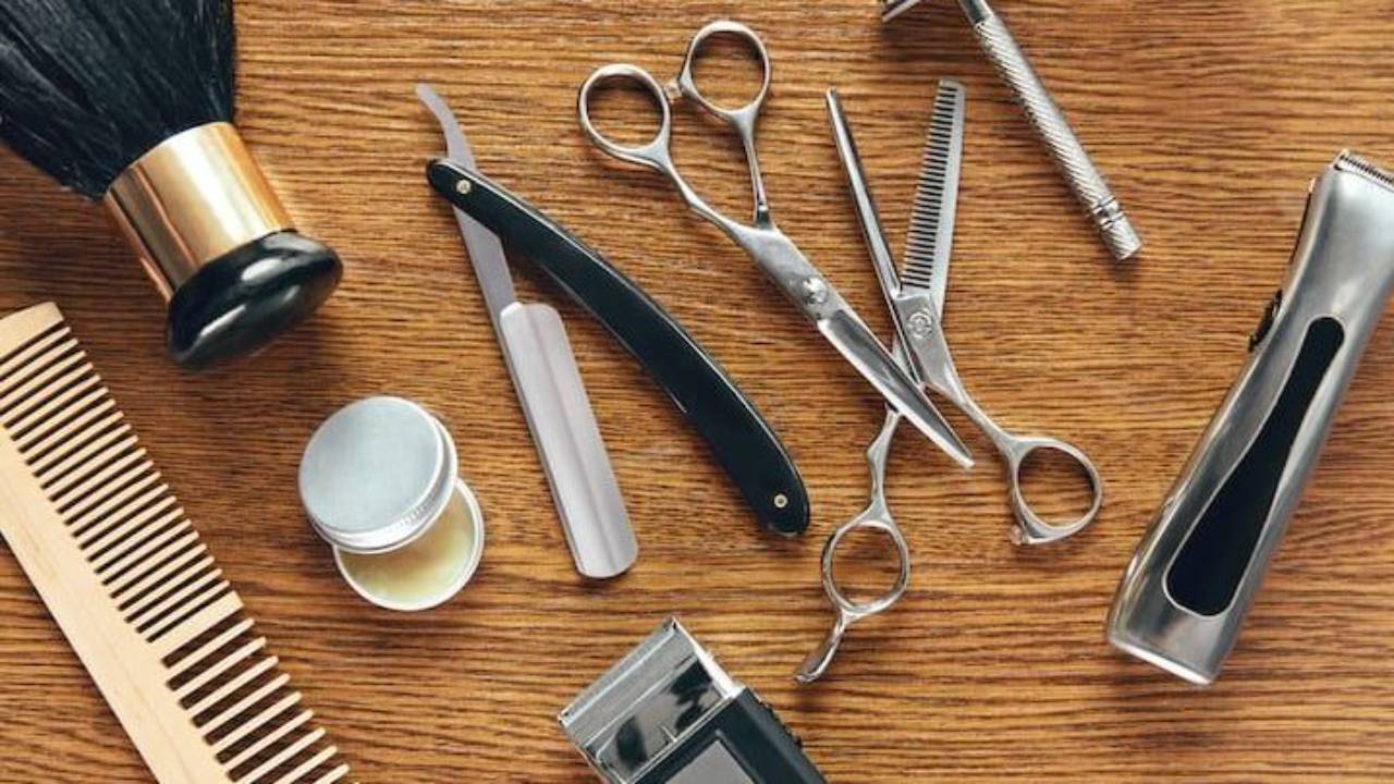 Choosing the Right Cutting Tool Razor or Scissors?