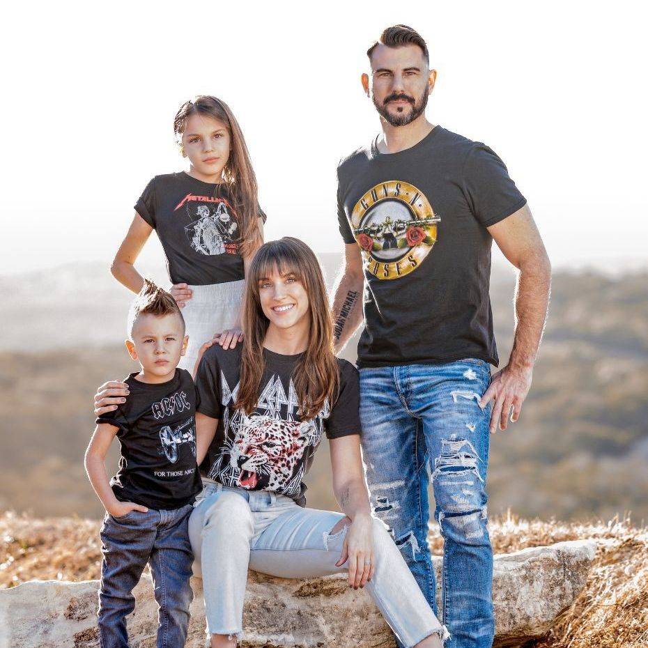 Vanessa Joy with her husband and two kids
